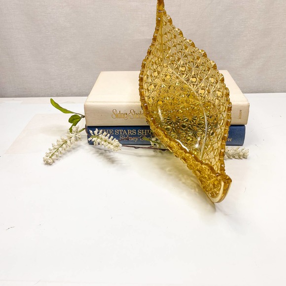 1940s LE Smith Glass Daisy & Button Light Amber 11.5” Celery Relish Canoe Boat - Picture 2 of 5